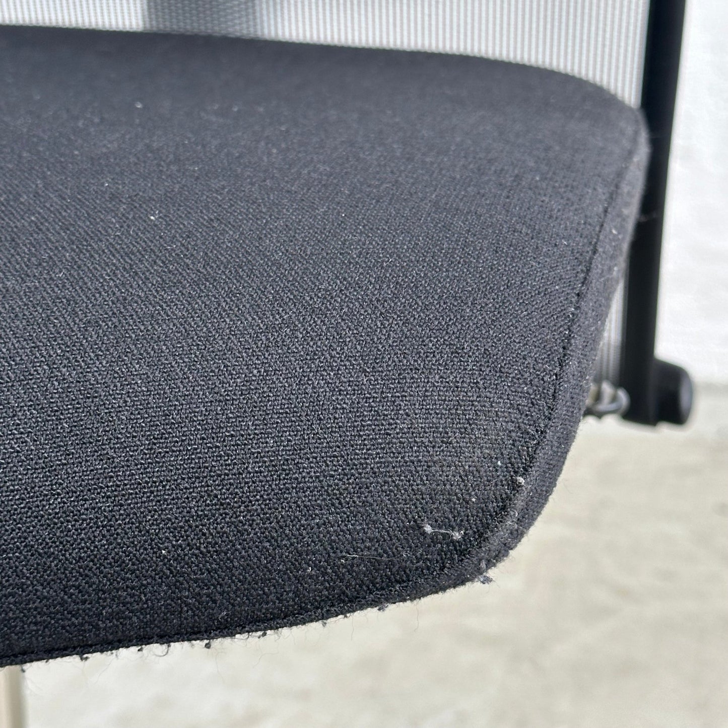 Communication møteromsstol fra HÅG, grå mesh-rygg