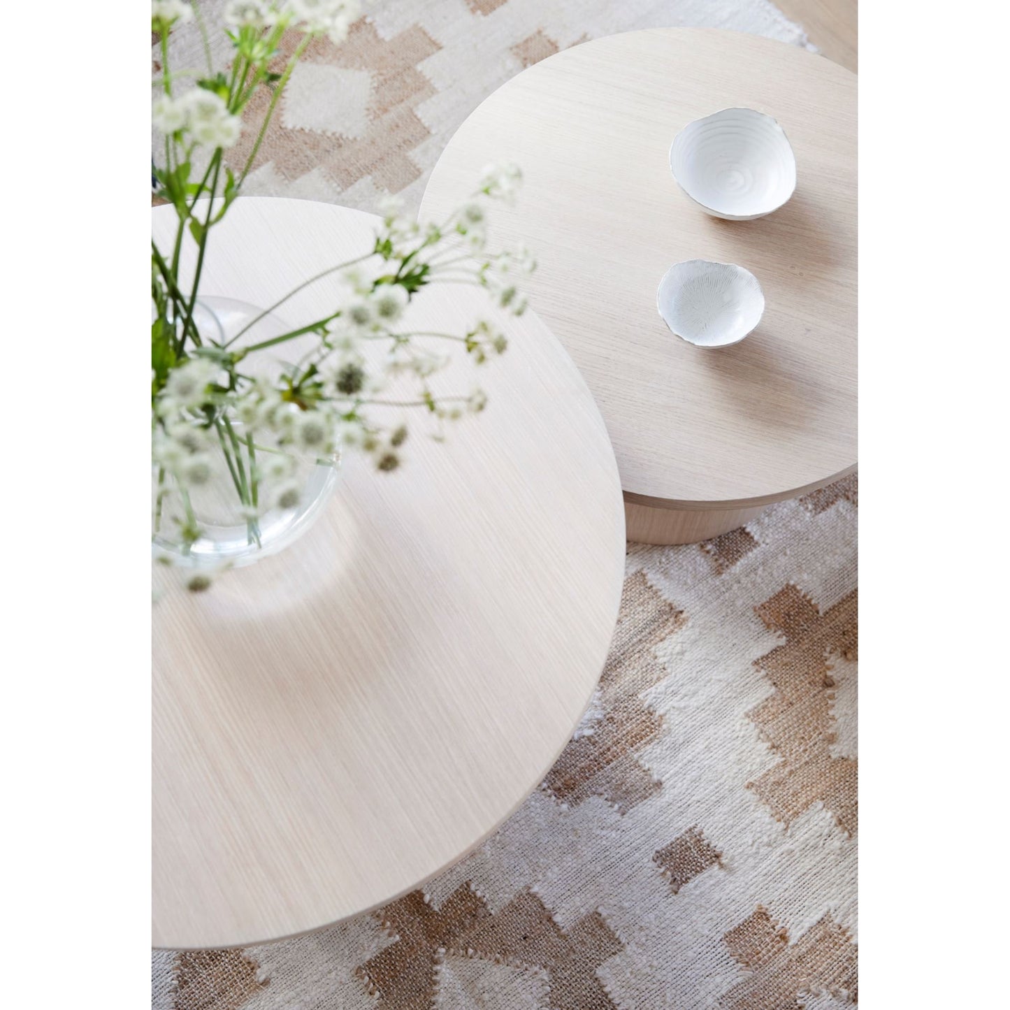 Selja sofabord fra Kid, eikefiner, Ø60 cm