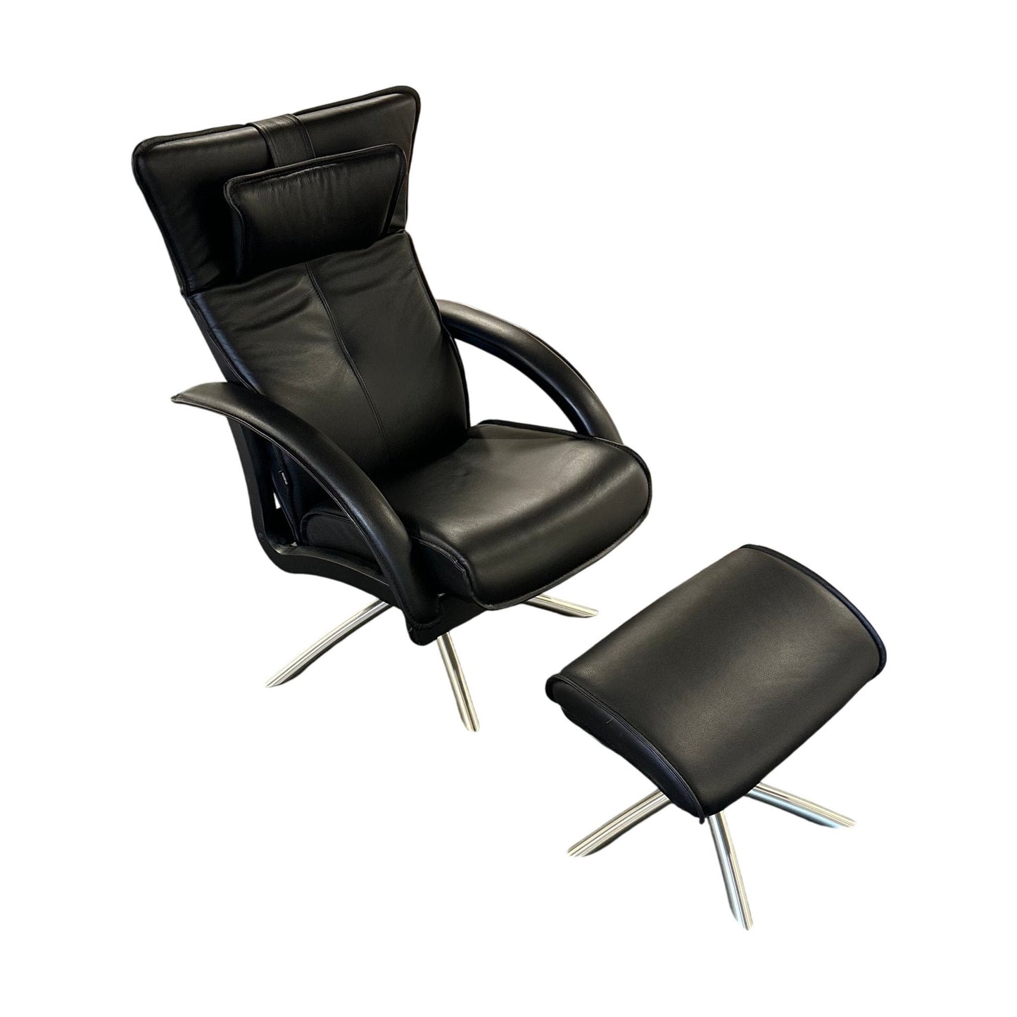 Delta lenestol fra Brunstad, hud, m/fotskammel