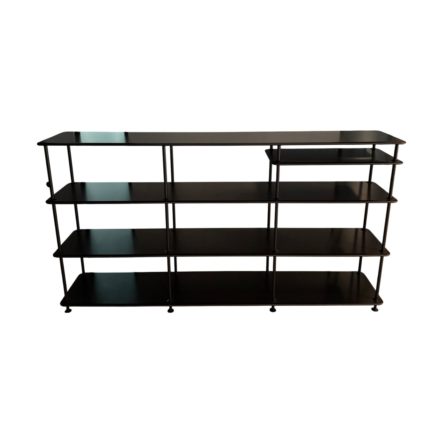 Helsort og praktisk hyllereol