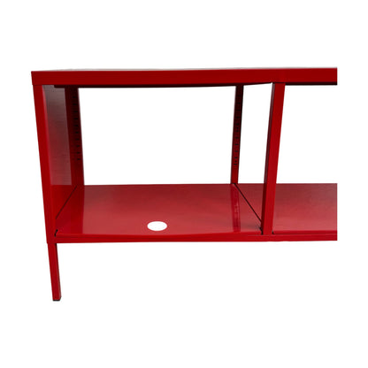 Rød hylle i metall