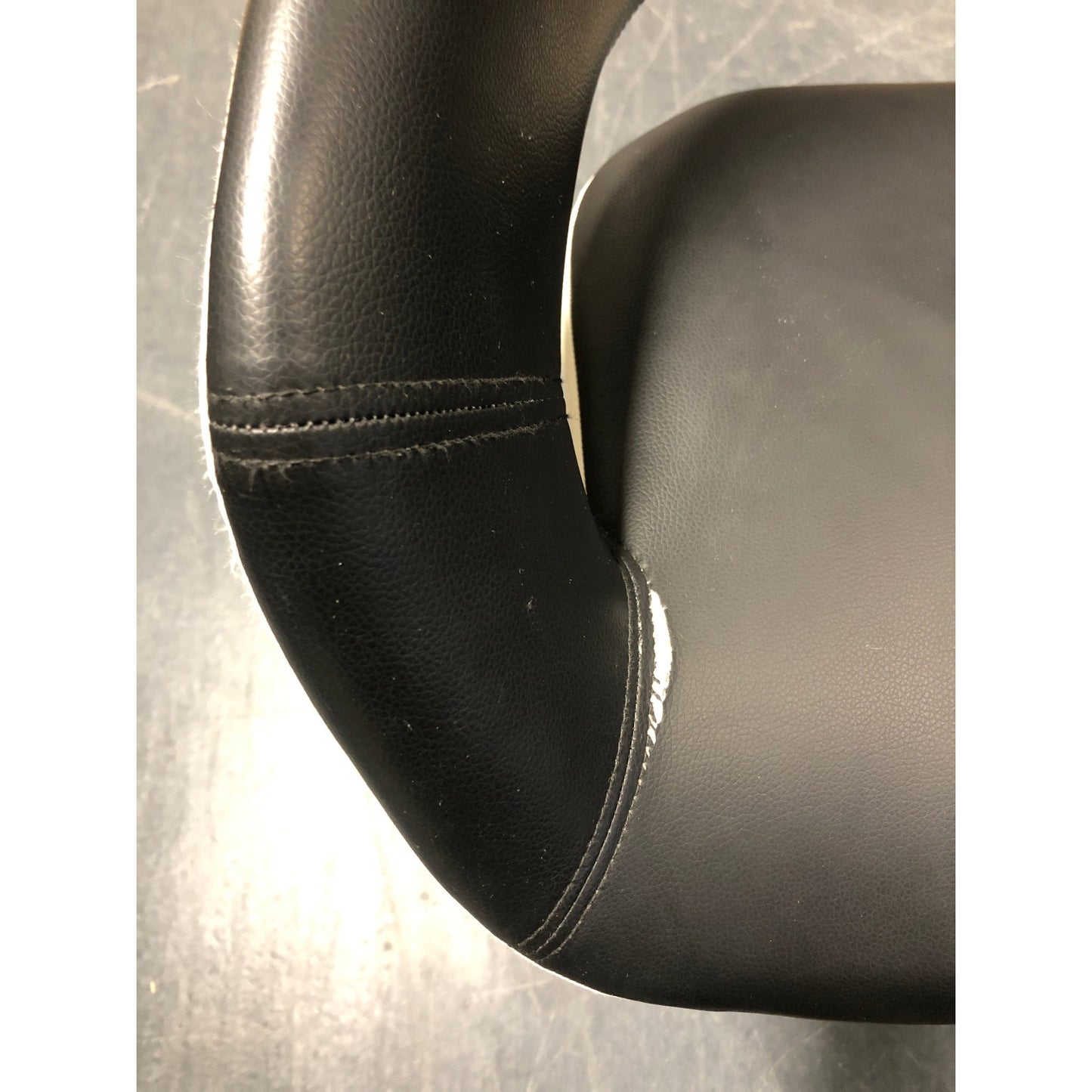 Grace barstol fra A-Møbler, PU (imitert skinn)