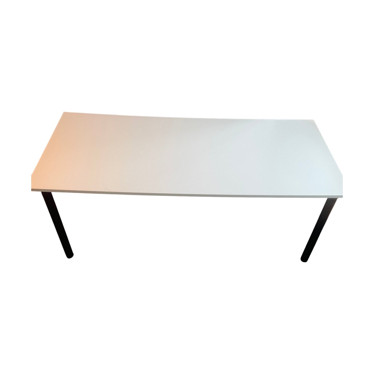 Skrivebord i hvit m/ sorte ben, 180cm
