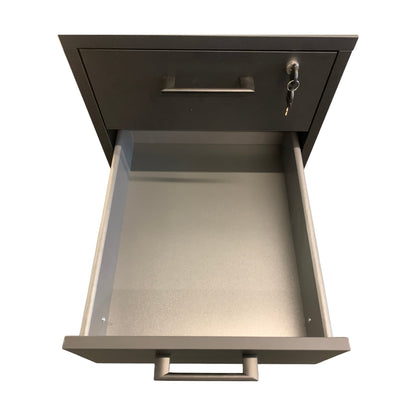 Skuffeseksjon med tre skuffer og lås