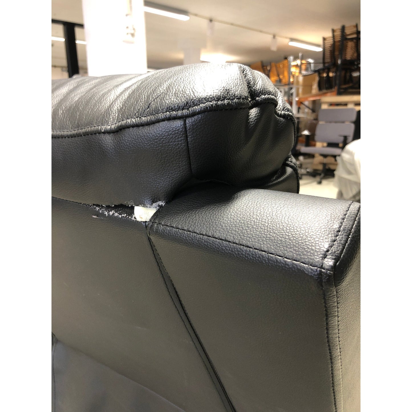 Mora 2-seter sofa fra A-Møbler, Hud/PVC