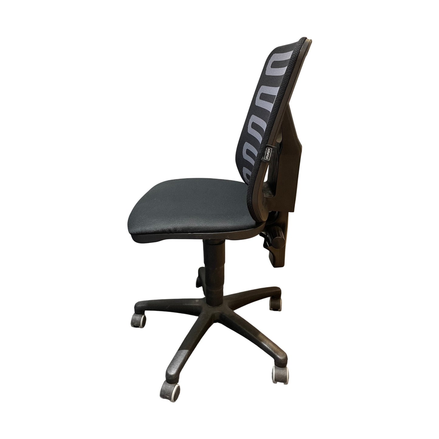 Kontorstol fra Staples, sort