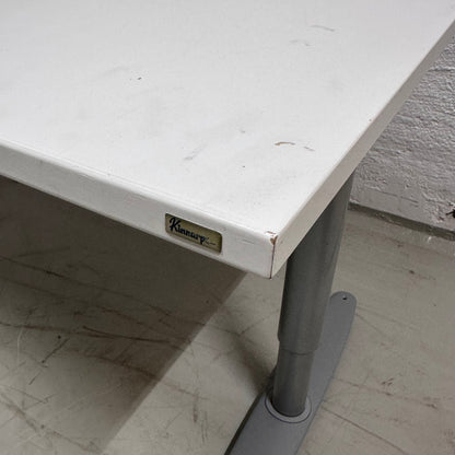 Manuelt hev/senk skrivebord fra Kinnarps, hvit, 180x80 cm