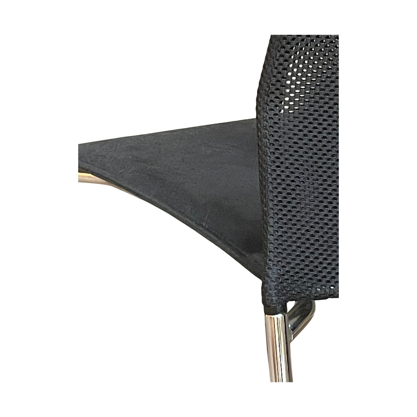 Cosmos møteromsstol fra Lammhults, svart, stablebar