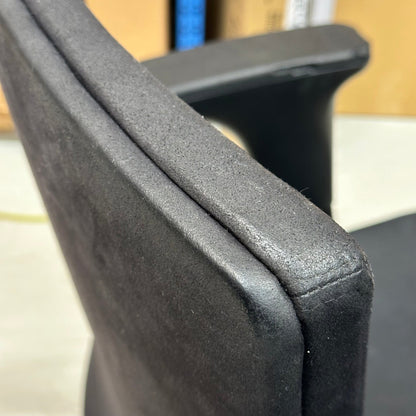 Augustus kontorstol fra Savo, svart