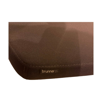 Brunner Fina Soft møteromsstol, svart mesh og krom ben