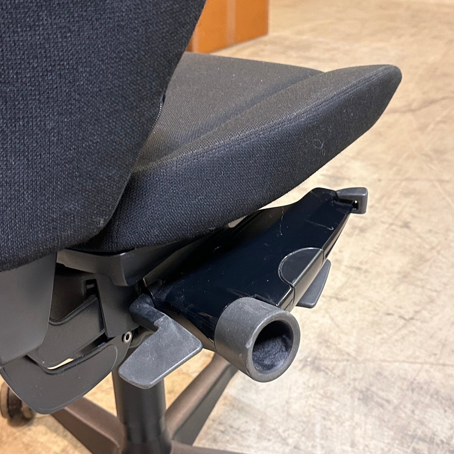 Kontorstol fra Kinnarps, svart