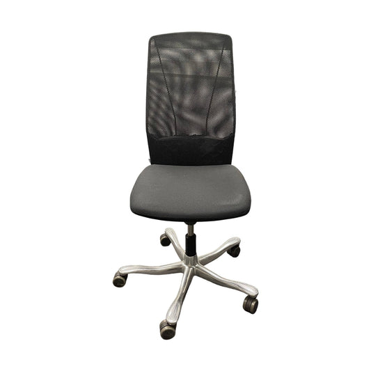 Kontorstol fra Kinnarps, modell 5000, svart
