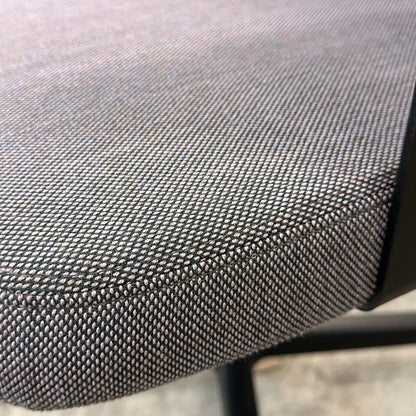 Grand møteromsstol fra Horreds, lilla