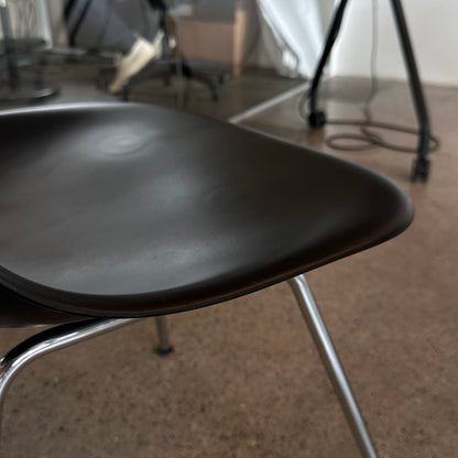 Vitra Eames Plastic Side Chair DSX stol
