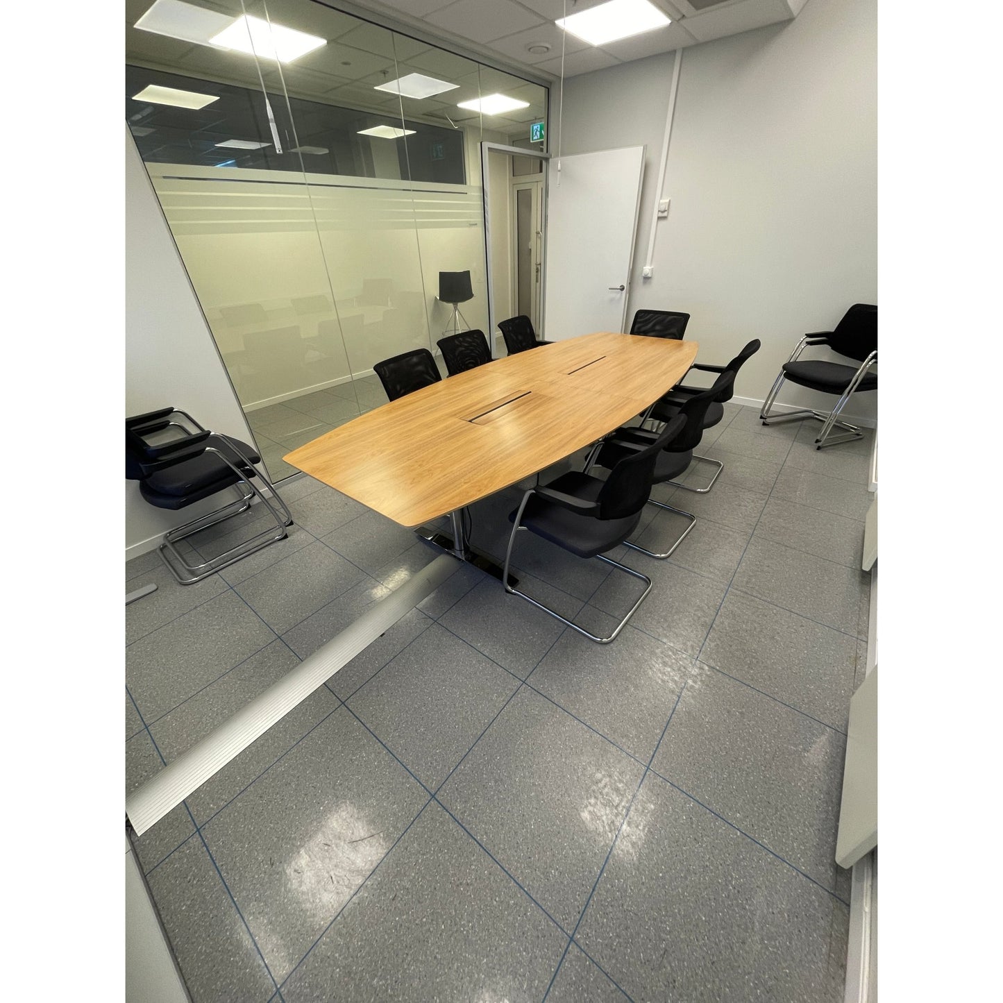 Båtformet møtebord i oljet eik fra Horreds, 280x120 cm