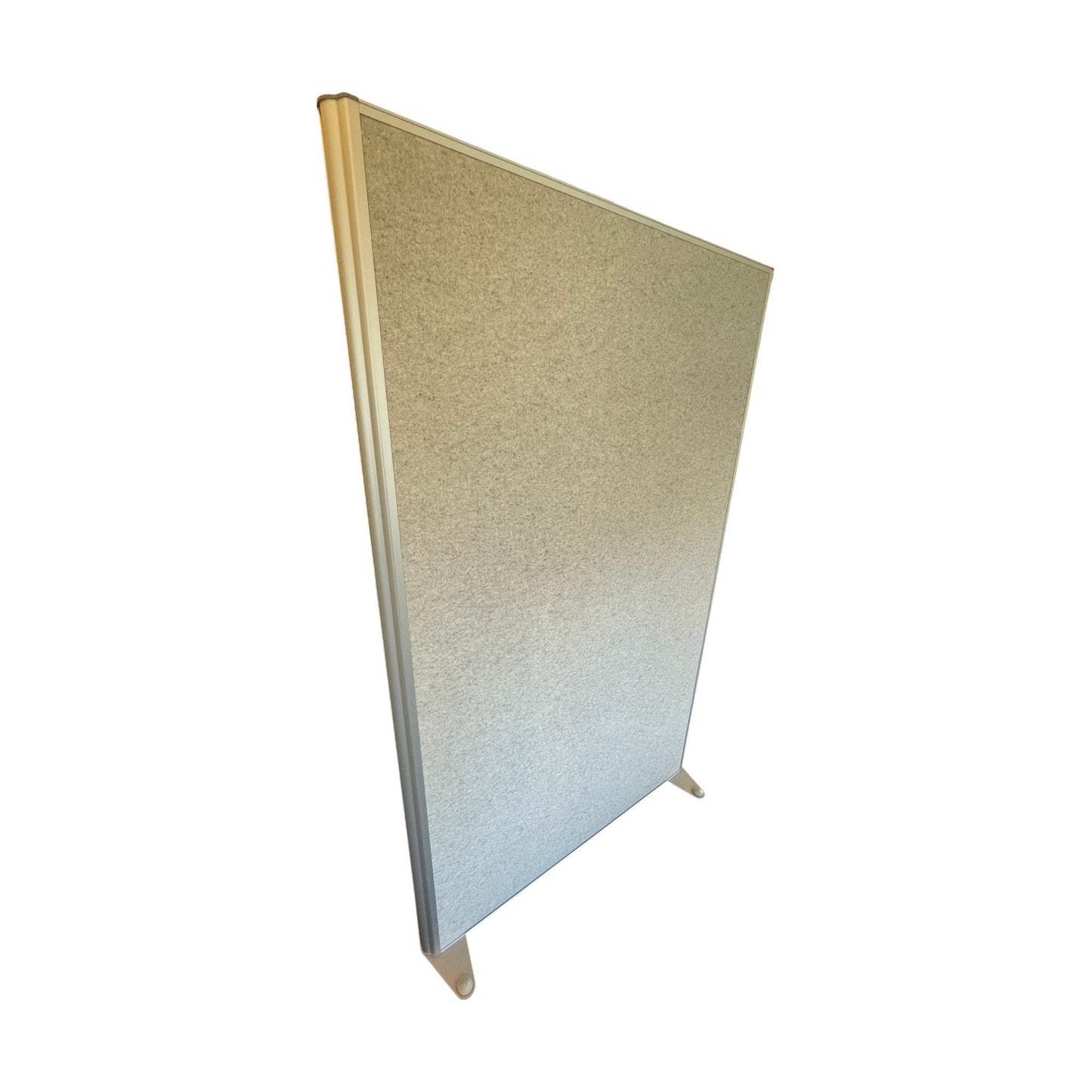 EFG skillevegg fra EFG, 124x193 cm, tekstiltrukket