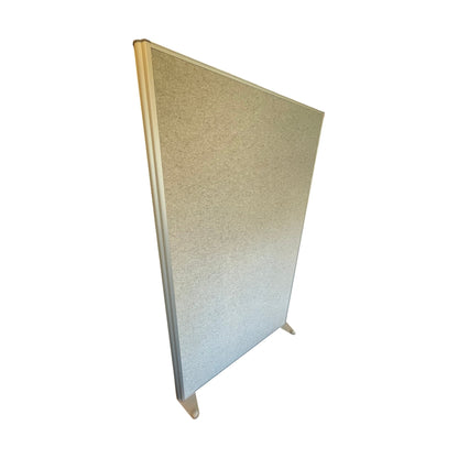 EFG skillevegg fra EFG, 124x193 cm, tekstiltrukket