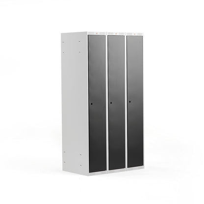 Garderobeskap CLASSIC, 3 seksjoner, flatt tak, H1740 B900 D550 mm, svart fra AJ Produkter