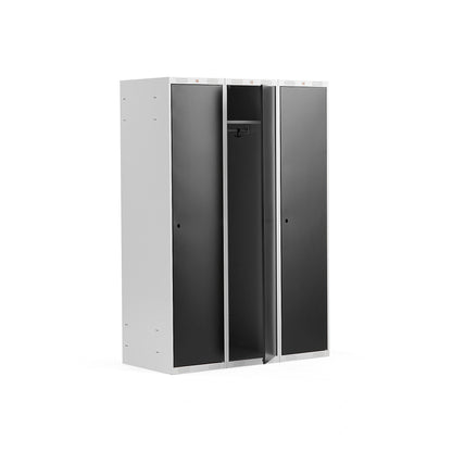 Garderobeskap CLASSIC, 3 seksjoner, flatt tak, H1740 B1200 D550 mm, svart