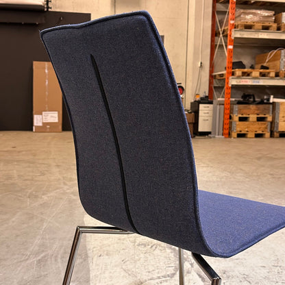 Møteromsstol fra ForaForm, blå