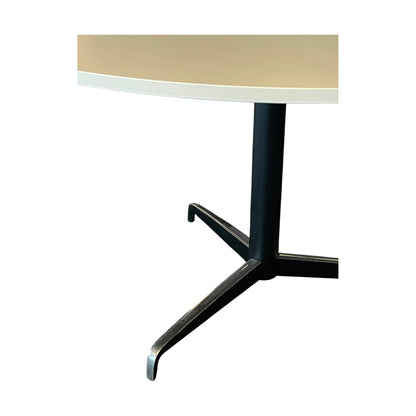 Møtebord Ø140, hvit laminat
