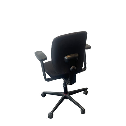 Savo Eos kontorstol