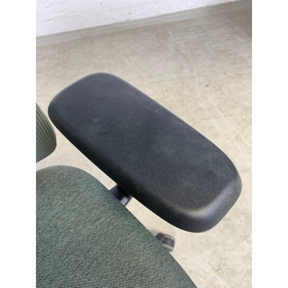 Herman Miller Verus, Hemlock Green