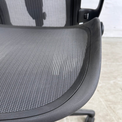 Aeron kontorstol fra Herman Miller, grå