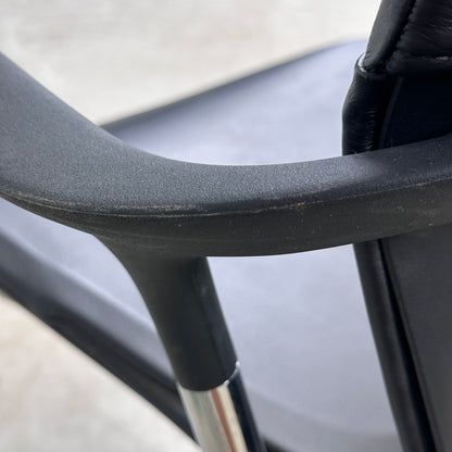 Keyn møteromsstol fra Herman Miller, sort skinn