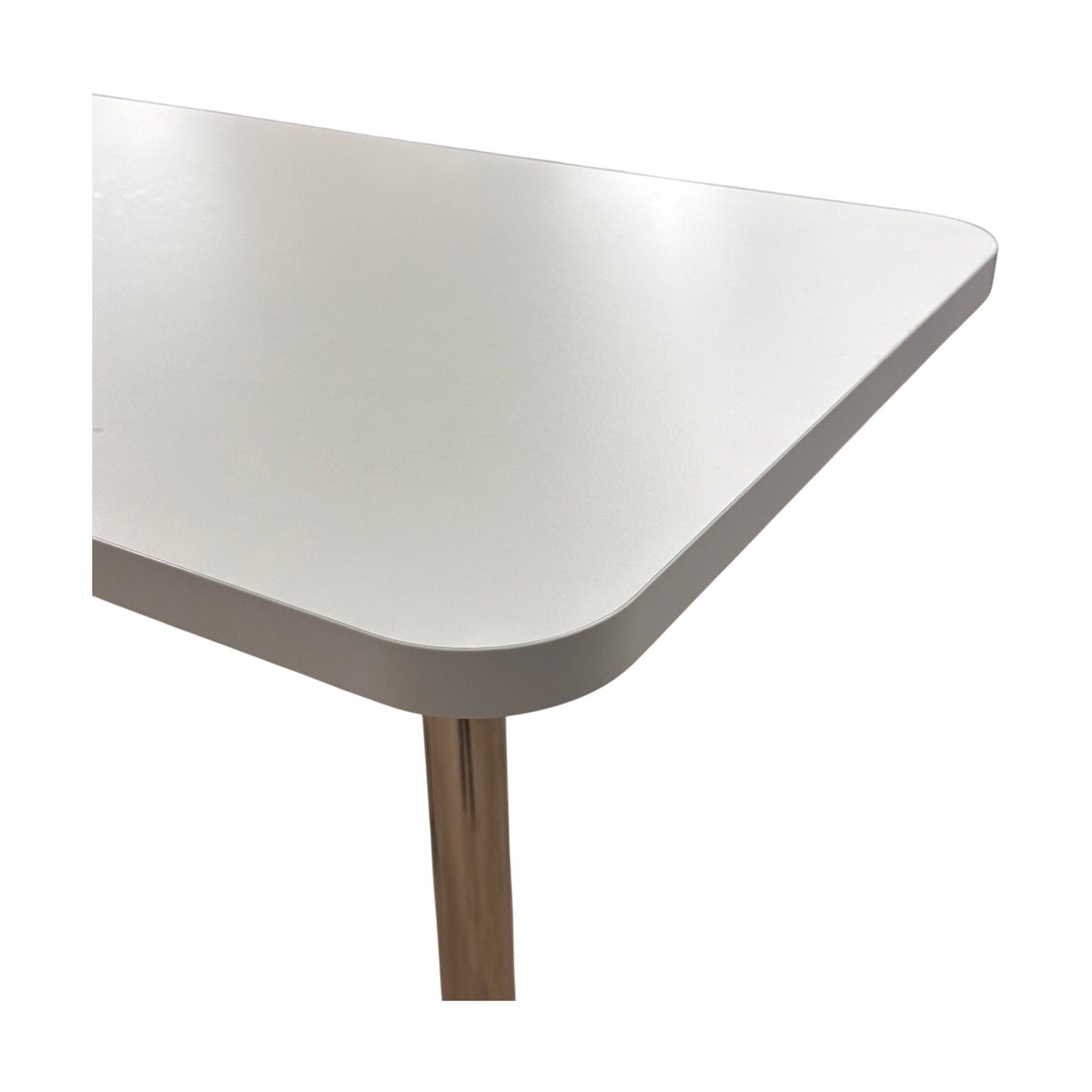 Barbord fra Materia, 108 cm høy