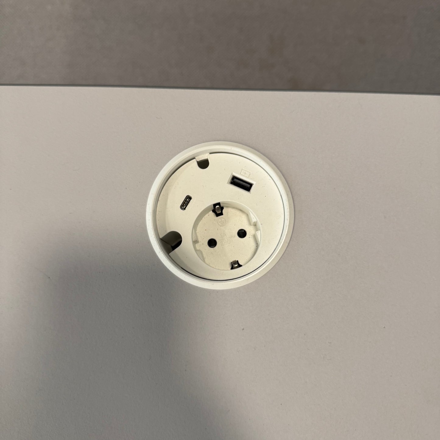 El hev/senk skrivebord, 140x80cm