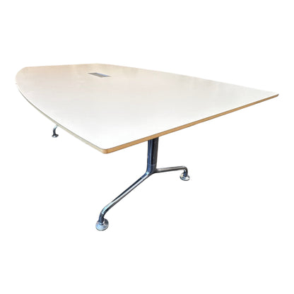 Møtebord i hvit laminat, 210x110 cm