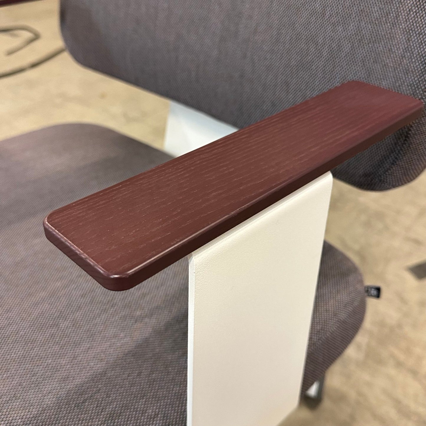 Grand møteromsstol fra Horreds, utmerket tilstand