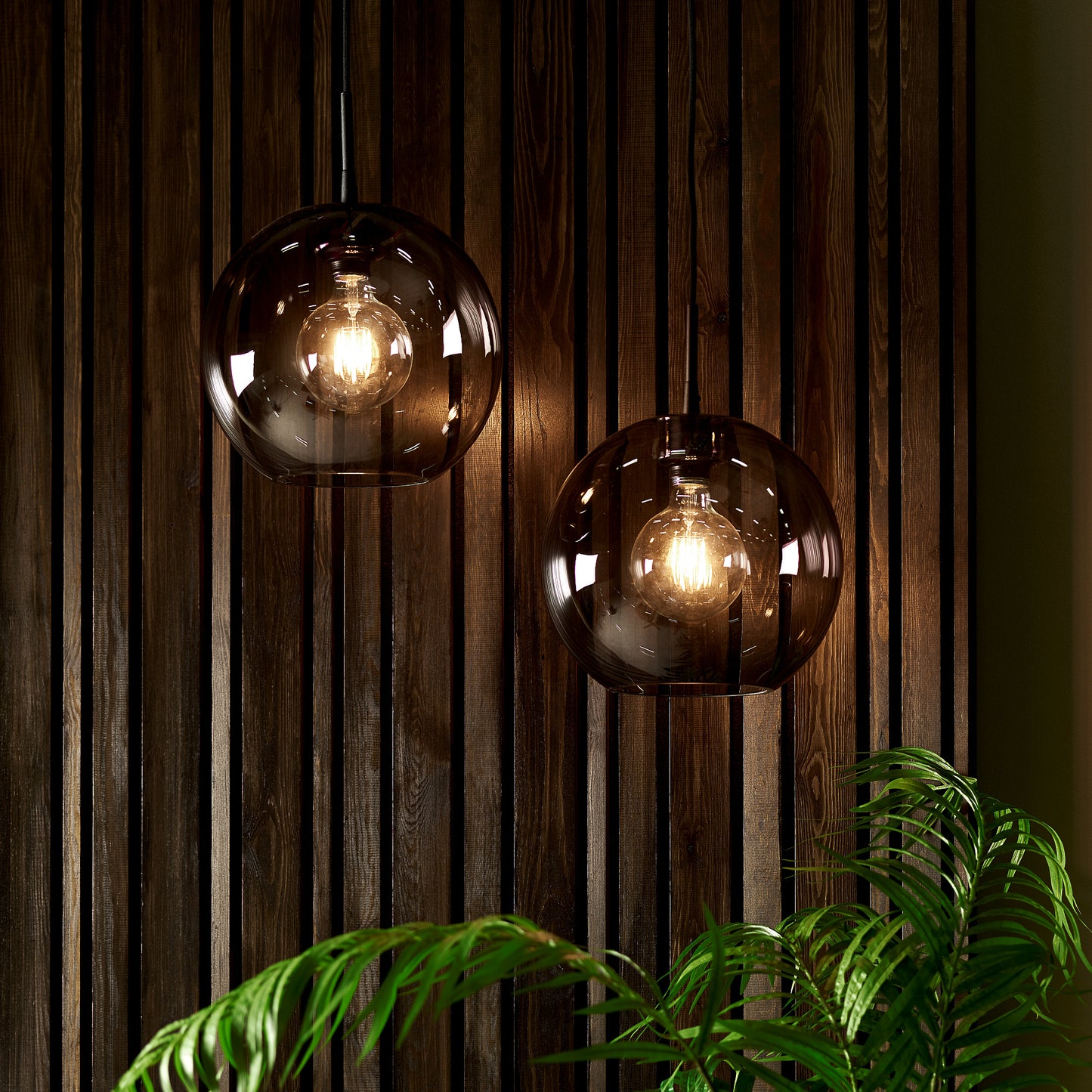 Taklampe GLORIA, svart/røykfarget glass, 320 mm