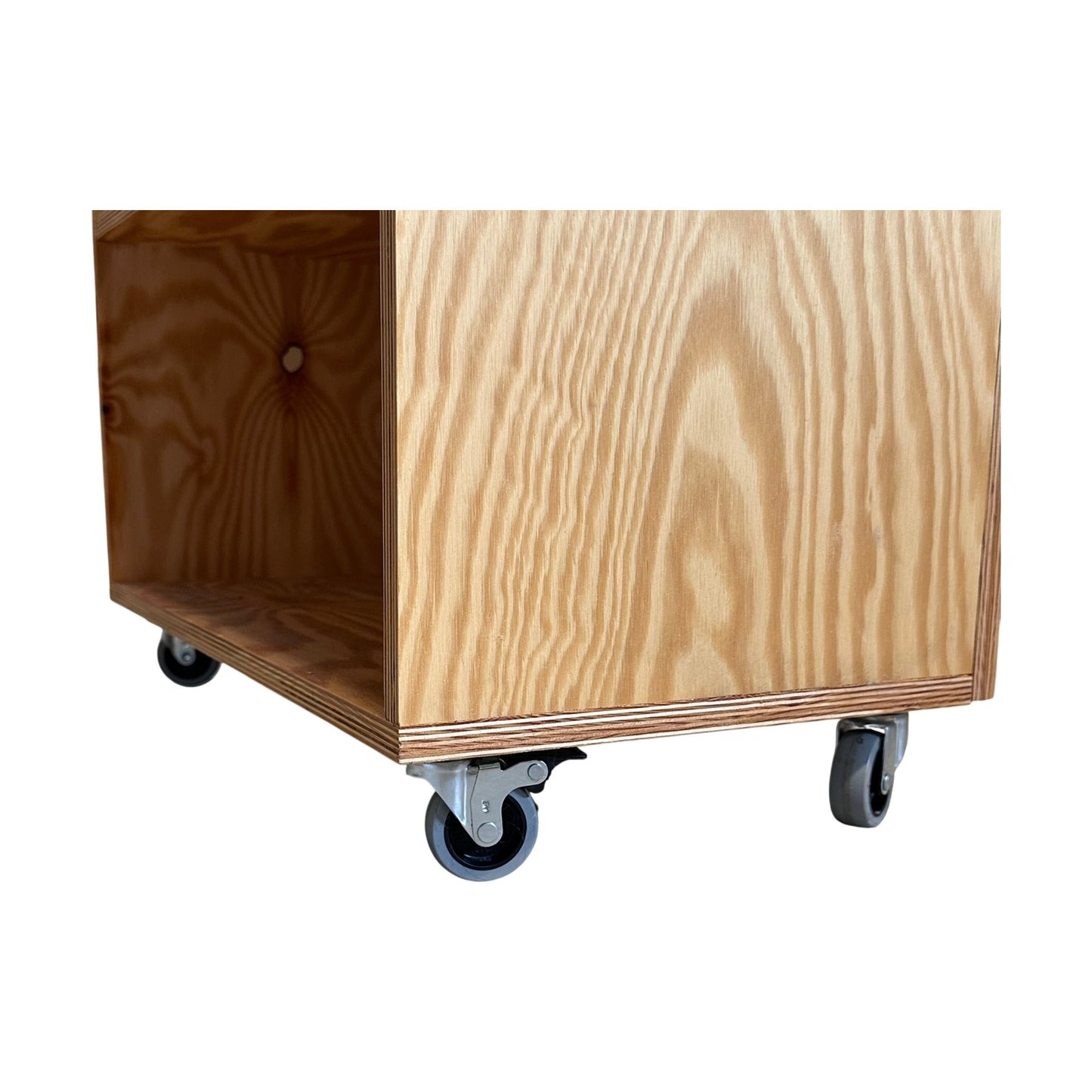 Hylle i eik, på hjul