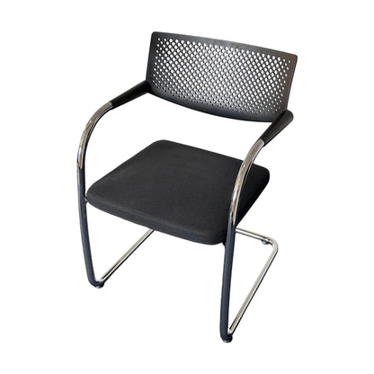 Visavis møteromsstol fra Vitra, svart