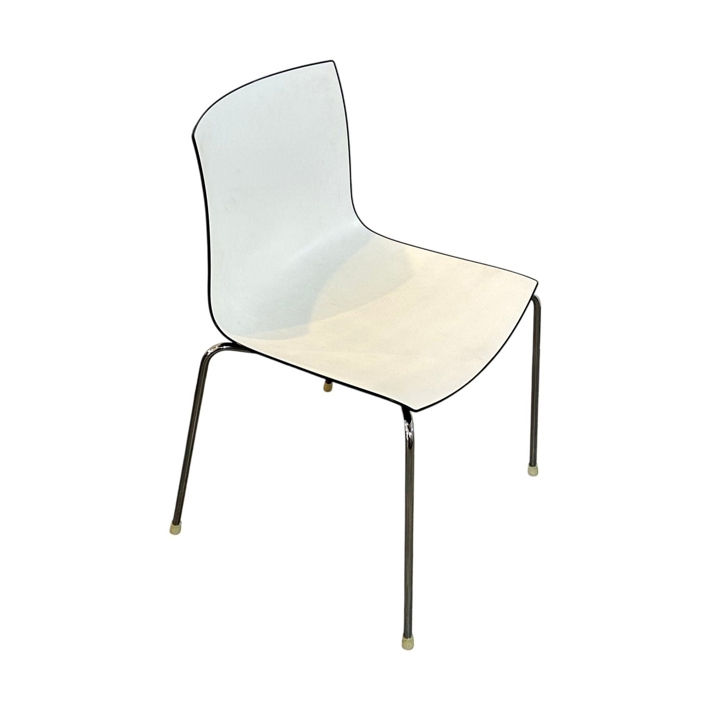 Arper Catifa 46 møteromsstol, hvit, stålramme