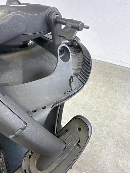 Mirra 2 kontorstol fra Herman Miller, svart