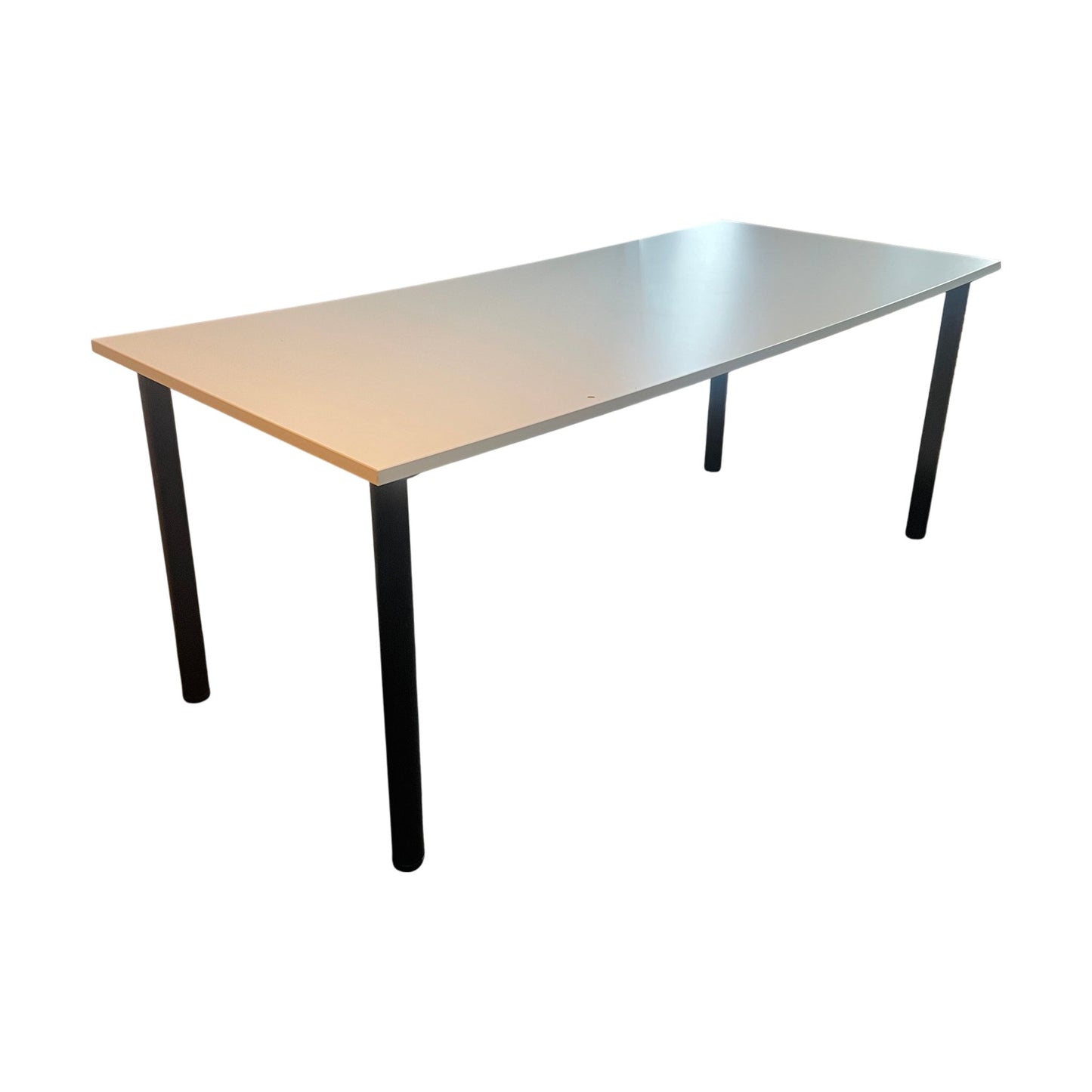 Skrivebord i hvit m/ sorte ben, 180cm