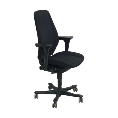 Kinnarps Synchrone 9000 kontorstol fra Kinnarps, svart stoff