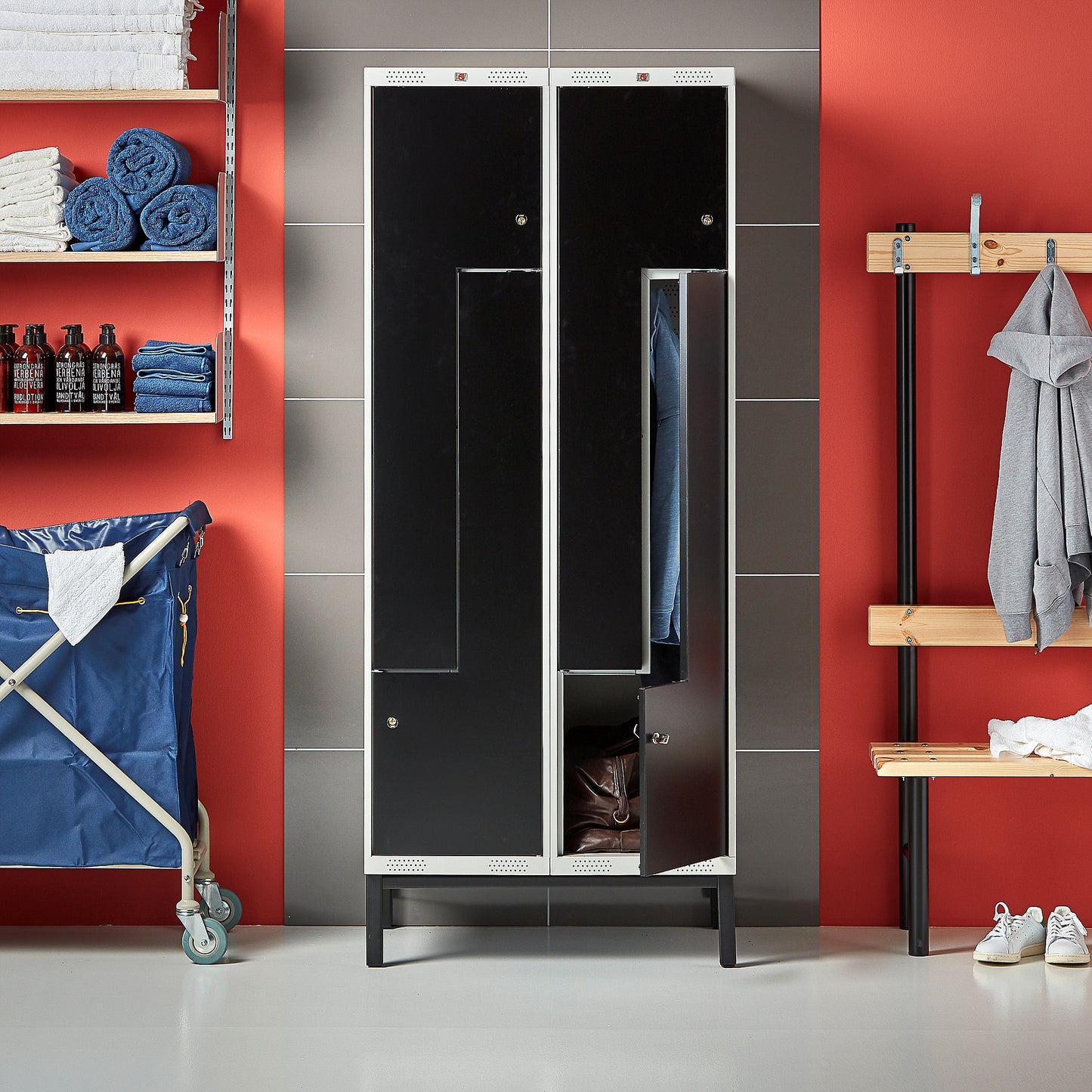 Z-skap CLASSIC, benstativ, 2 seksjoner, 4 dører, H1940 B800 D550 mm, svart