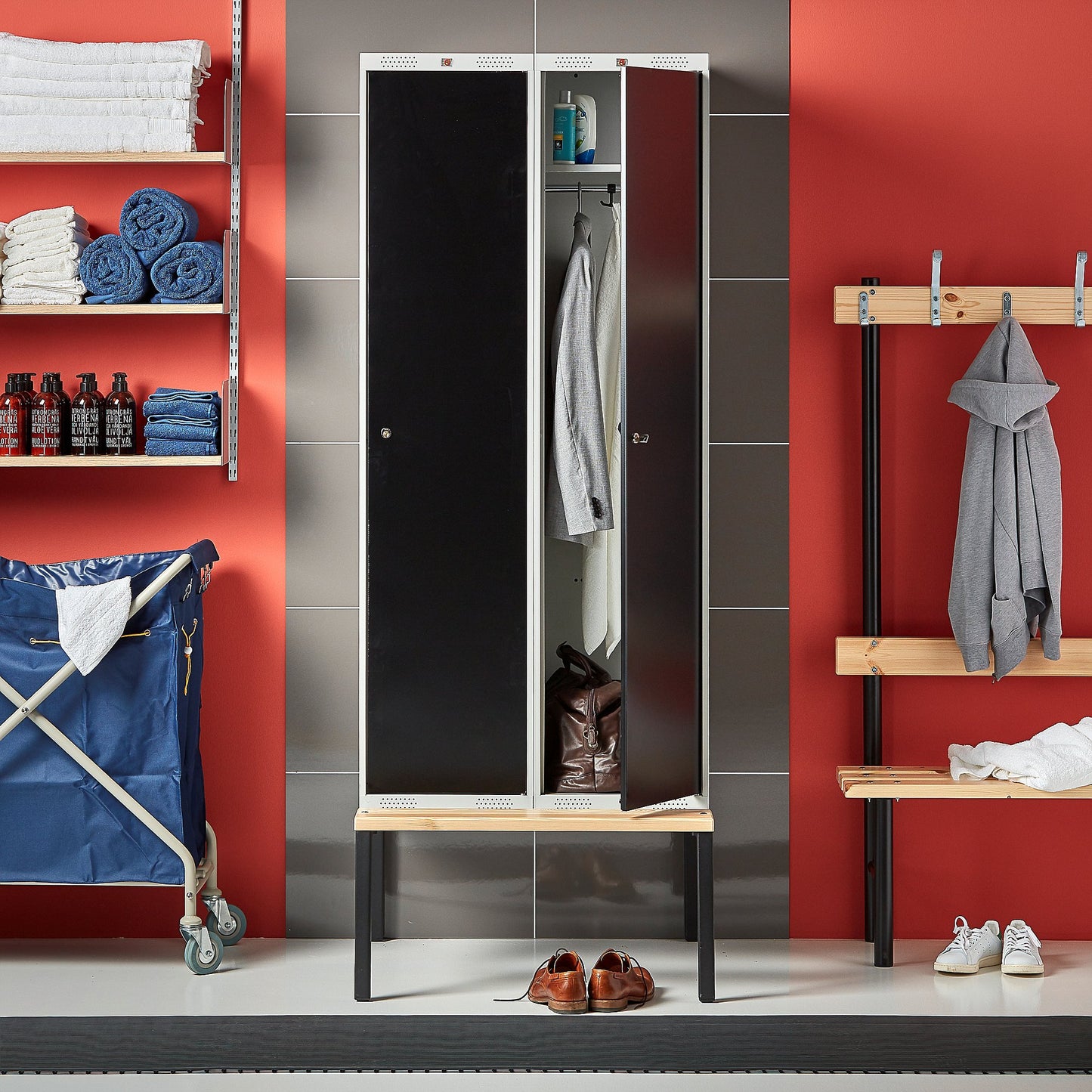 Garderobeskap CLASSIC, benkestativ, 2 seksjoner, H2120 B800 D550 mm, svart