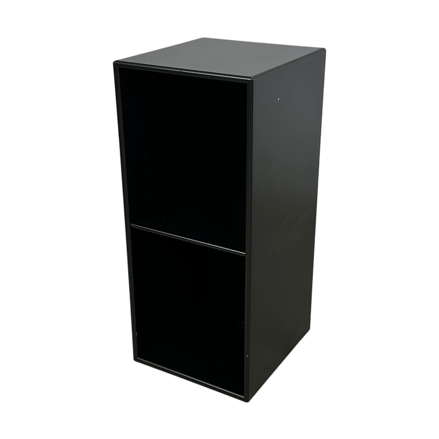 Hylleseksjon fra Montana, svart