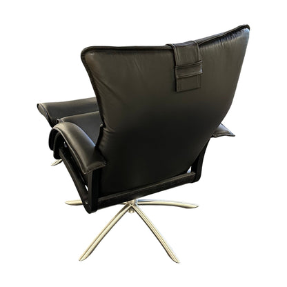 Delta lenestol fra Brunstad, hud, m/fotskammel