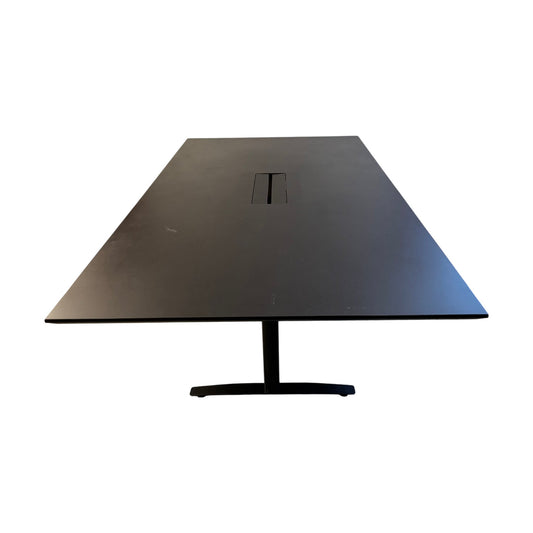 Møtebord m/kabelluke, 240 cm