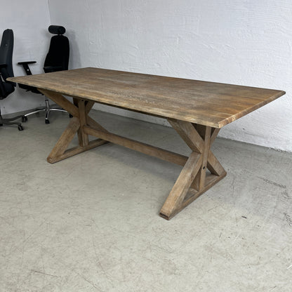 Retro spisebord i naturlig tre