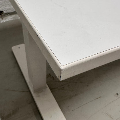 Elektrisk hev/senk skrivebord fra Kinnarps, hvit, 180x80 cm