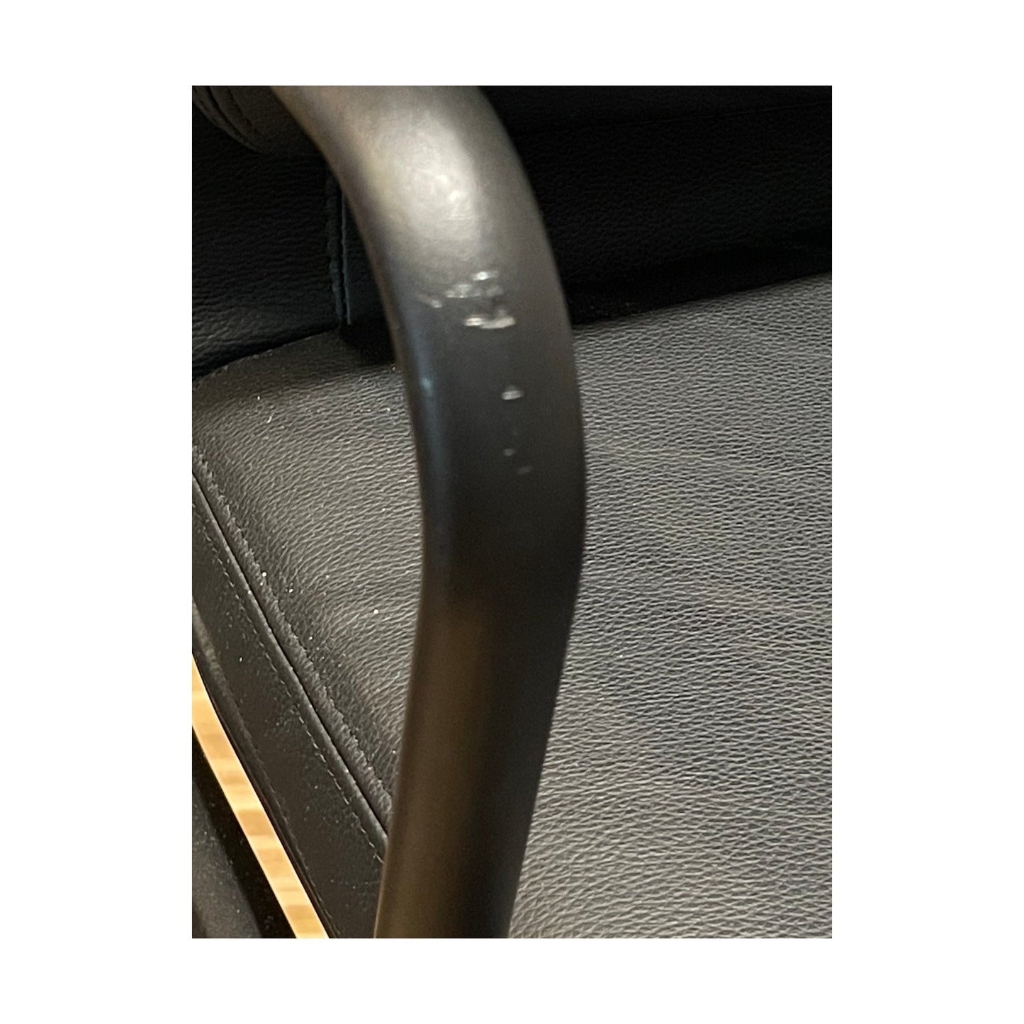 Vitra Softpad EA 217