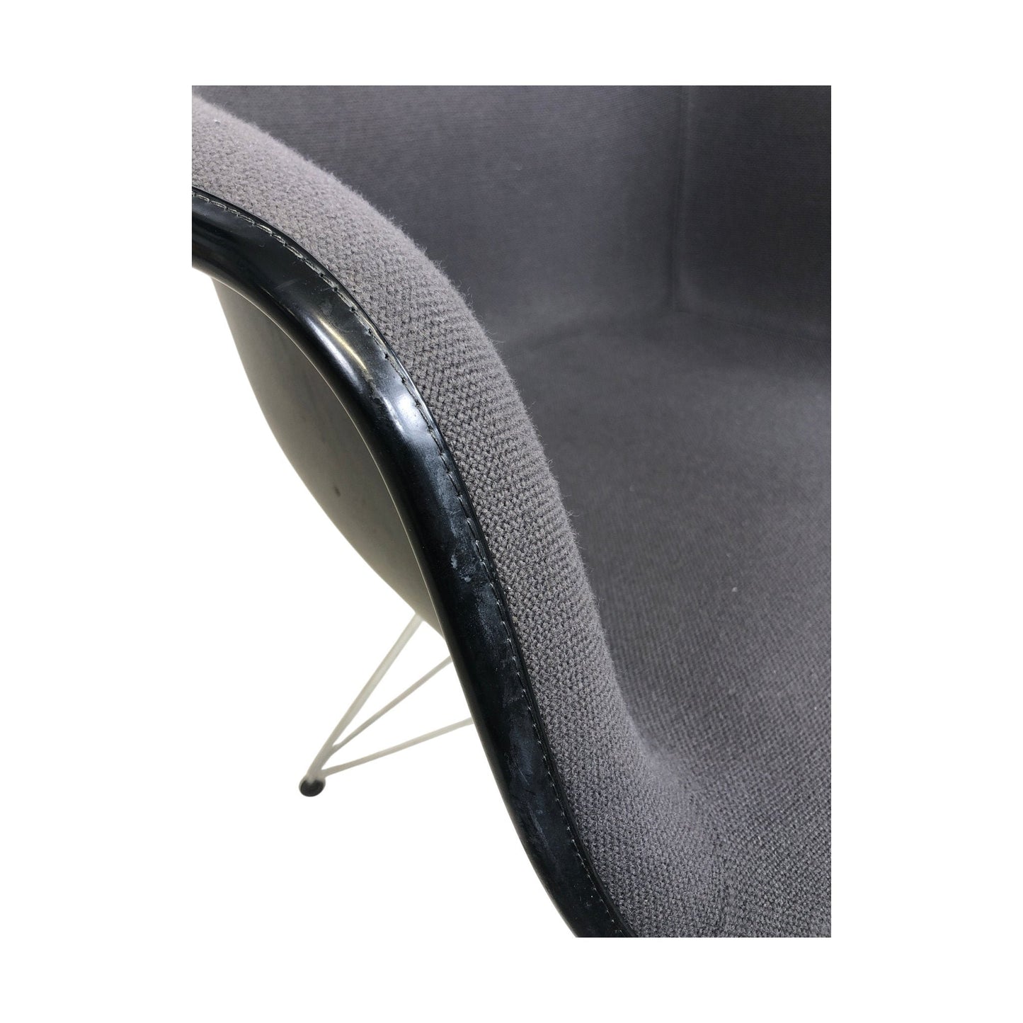 Eames møteromsstol fra Vitra, grått ullstoff