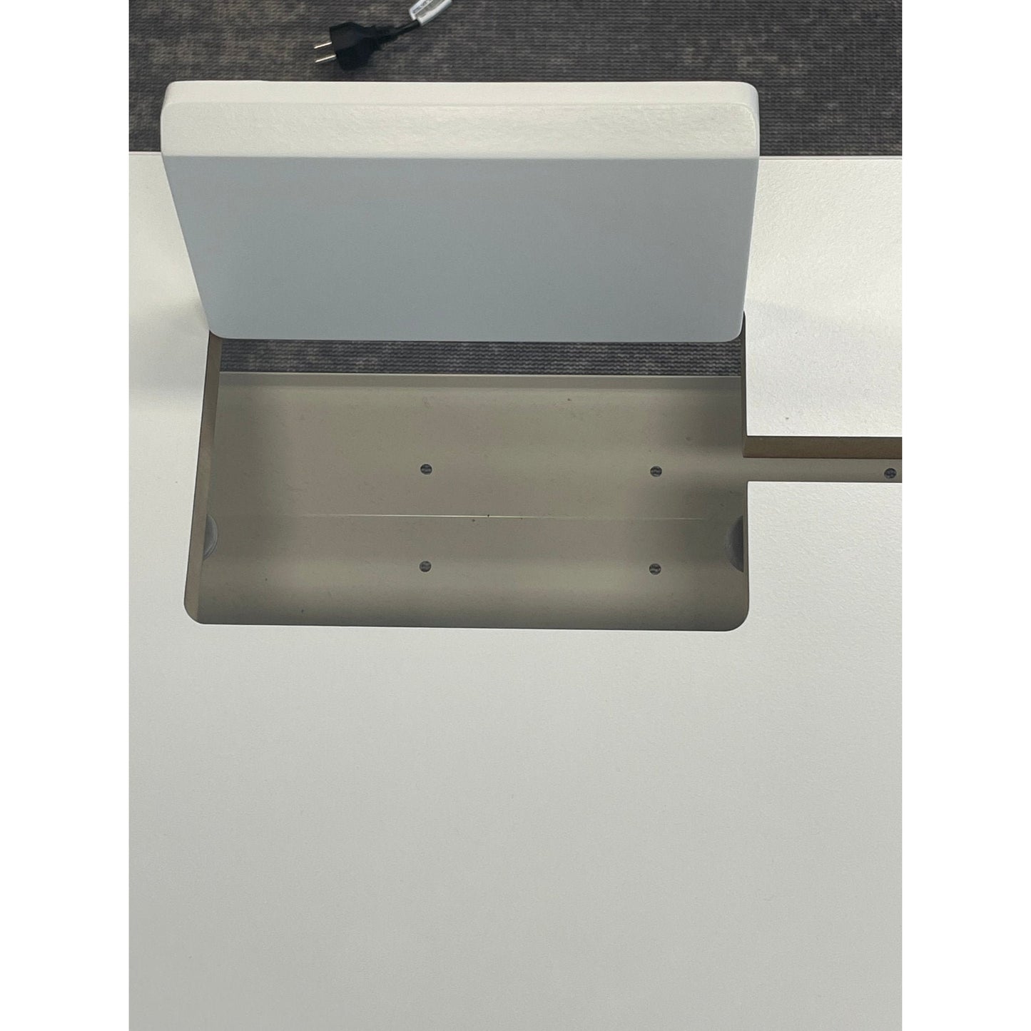 Astro elektrisk hev/senk skrivebord fra Svenheim, hvit laminat, 120x80 cm